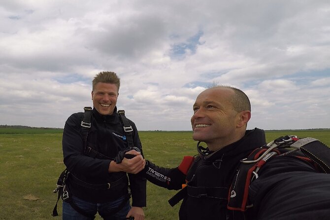 Private Skydiving Experience In Belgrade - Safety and Health Requirements