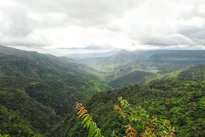 Private Southwest Day Tour: 7-Coloured Earth, Chamarel Waterfall, Trou Aux Cerfs - Pickup Details