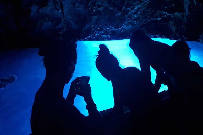 Private Speedboat Tour to Blue Cave and Visit Island Hvar - Meeting Information