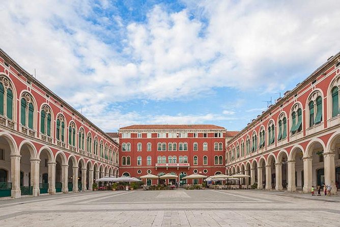 Private Split Walking Tour - Insights Into Local Lifestyle