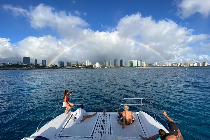 Private Sunset Catamaran Cruise in Waikiki - Onboard Amenities and Inclusions