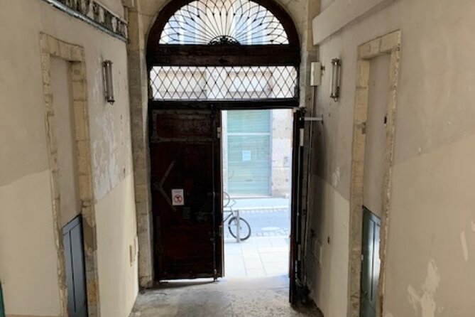Private Tour of the "Traboules" on the Slopes of Croix-Rousse - Guide Expertise
