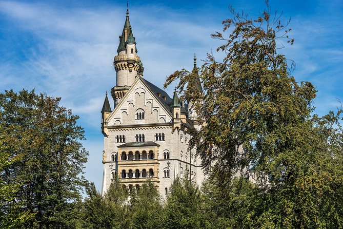 Private Tour to Neuschwanstein & Linderhof Castle With Lunch - Highlights of the Neuschwanstein Castle