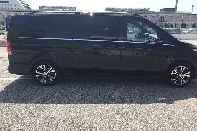 Private Transfer: Montréal-Pierre Elliott Trudeau Airport (YUL) to Montreal - Safety and Accessibility