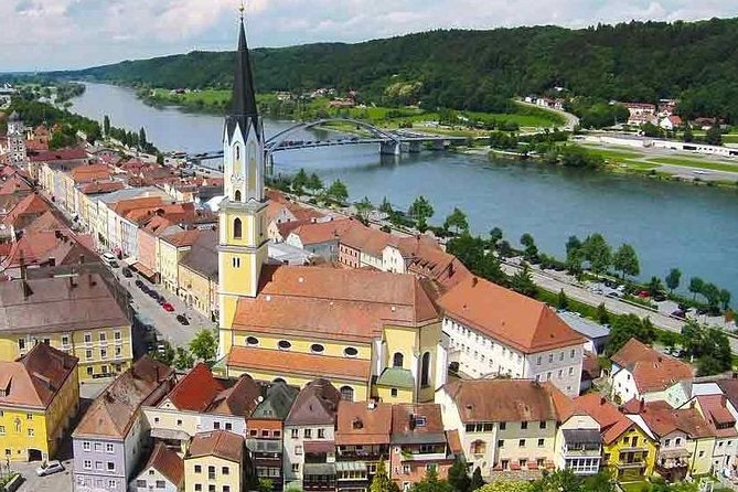 Private Transfer: Munich City to Cruise Port Passau in Luxury Van - Booking Information
