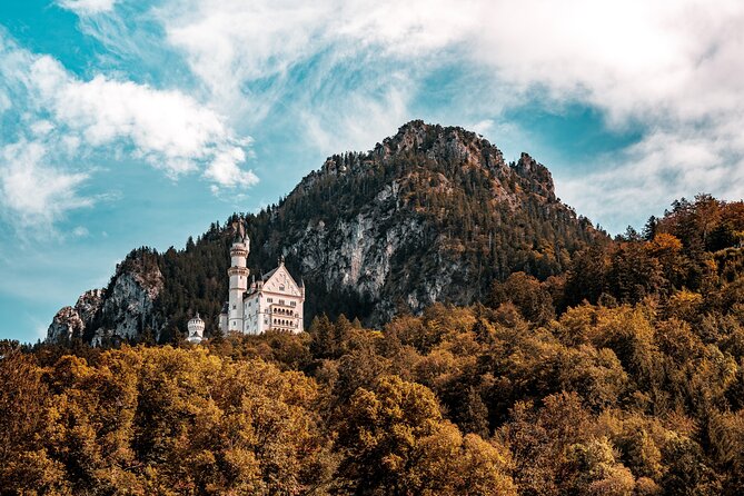 Private Van Tour to Royal Castle of Neuschwanstein From Munich - Local Experiences and Tastings