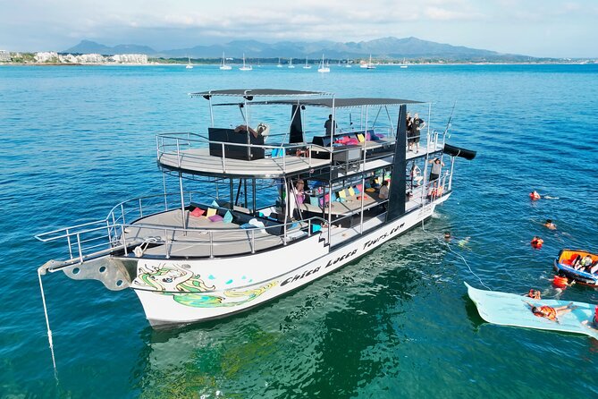 Private Yacht Charter ChicaFUN2 Waterslides All Inclusive - Inclusions