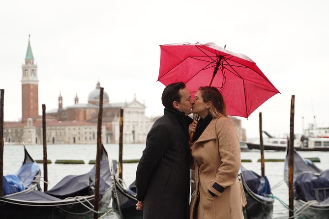 Professional Photoshoot in Venice - Meeting Point and Pickup