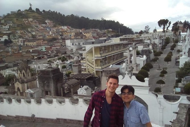 Quito Hispanic Muslim - About the Operator