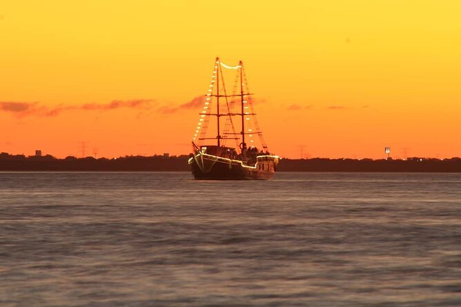 Romantic Sunset Dinner Cruising Experience - Transportation and Meeting Details