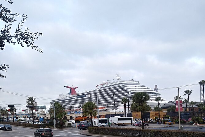 Round Trip Transportation From Houston to Galveston by SUV - Luggage Restrictions