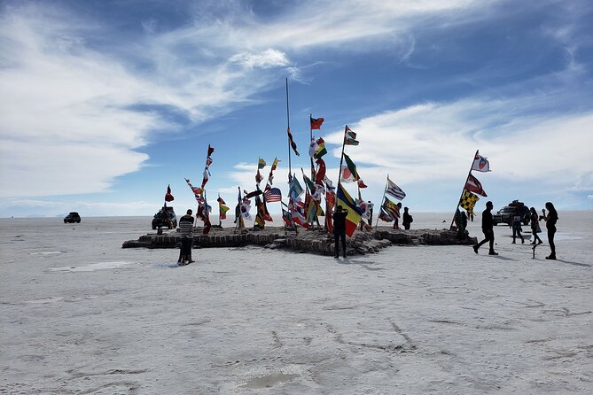 Salar De Uyuni Honeymoon 1 Day + Hotel Palacio De Sal. Price per Couple - Accessibility and Participation