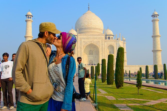 Same Day Luxury Tour to Taj Mahal & Agra Fort - Dining Experience