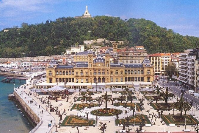 San Sebastian Full-Day Tour With Cider House Lunch (From Bilbao) - San Sebastian Walking Tour