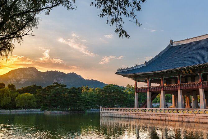 Seoul: Gyeongbokgung Palace Half Day Tour - Tour Availability and Restrictions