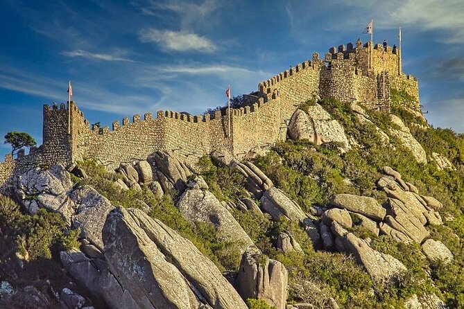 Sintra Climbing Tour and Visit to Castelo Dos Mouros - Exploring Sintras Enchanting Landscape