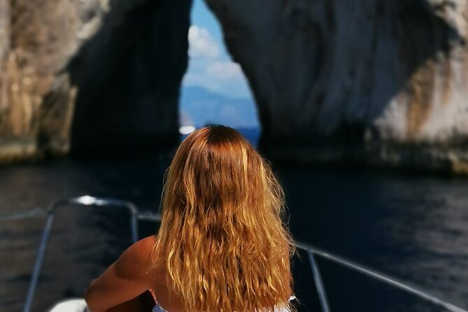 Small Group Boat Tour to Capri With Aperitif - Included Amenities
