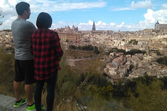 Small Group Tour to Toledo, Windmills & Winery Tour With Lunch - Iconic Windmills of Toledo