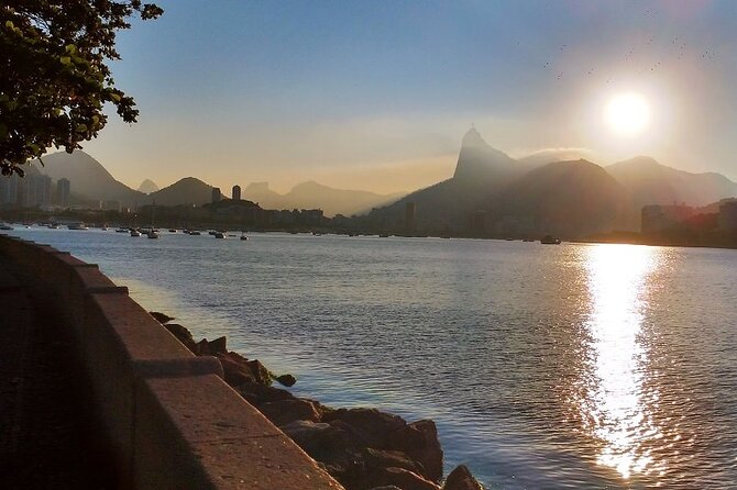 Sugarloaf Hike and Happy Hour With Locals Private Tour - Accessibility