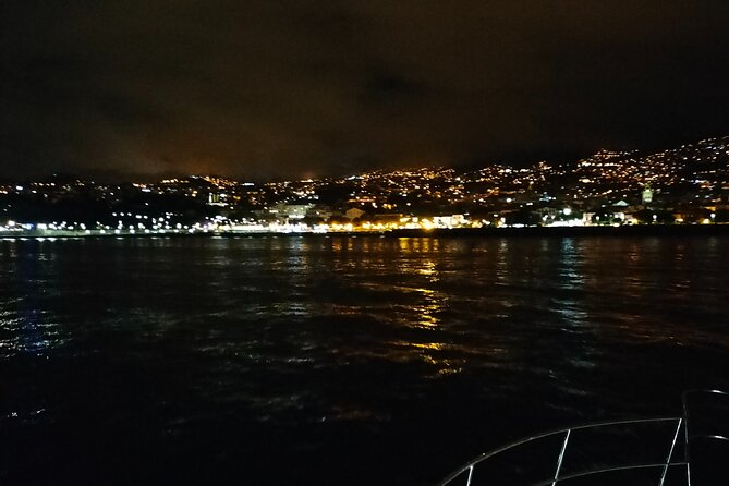 Sunset Cruise With Dinner on Board - Tour Group Size and Capacity