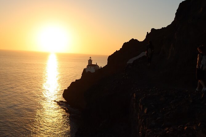 Sunset Hike to Lighthouse, Dona Amélia, São Vicente, 2h - Scaling Monte Verde