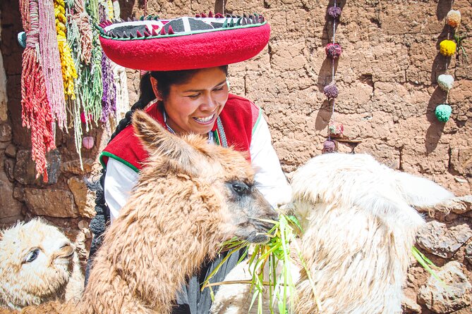 The Best of Peru 6 Days From Puno to Lake Titicaca, Cusco and Machu Picchu - Navigating Cuscos Historic Center