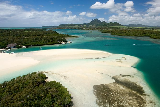 The Gorgeous Ile Aux Cerf: Speed Boat,Grse,Parasailing,Undersea Walk,Tube Riding - Customer Feedback