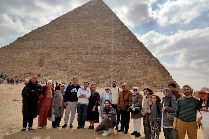 Tour to Giza Pyramids, Valley Temple, Sphinx With Private Guide - Tour Accessibility and Requirements
