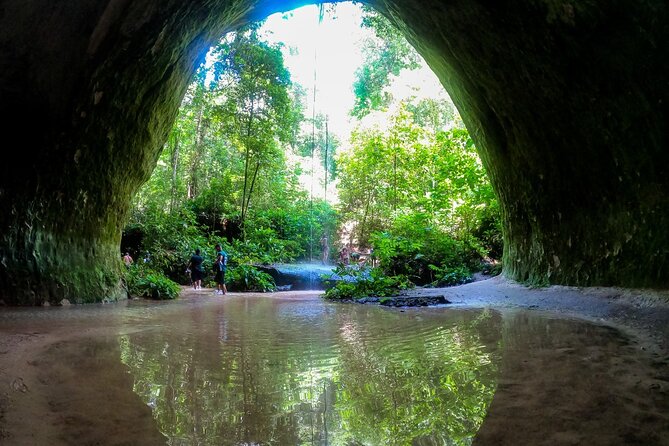 Tour to Presidente Figueiredo Waterfalls - Pickup and Transportation