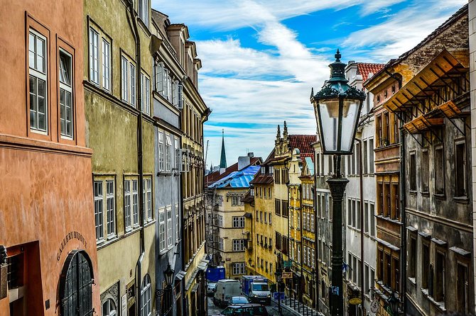 Transfer From Cesky Krumlov to Prague: Private Daytrip With 2h for Sightseeing - Pickup and Drop-off Process