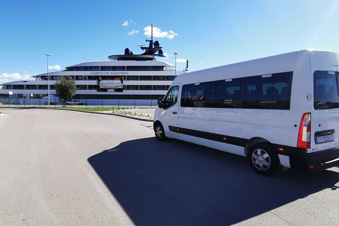 Transfer From Split to Dubrovnik - Vehicle Details and Amenities