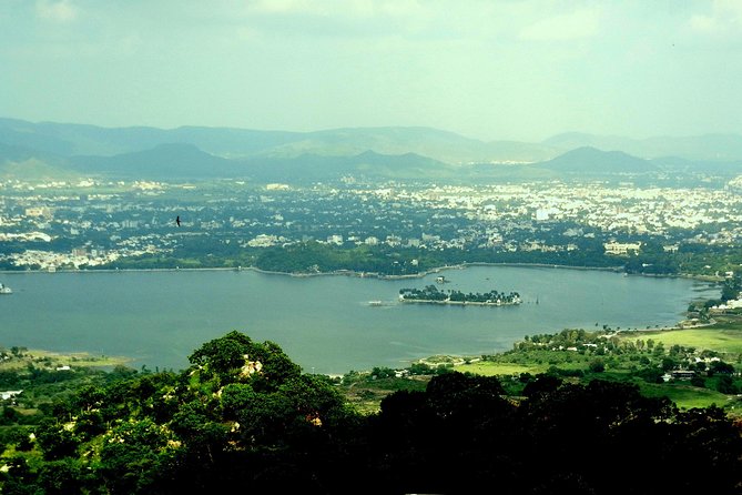 Udaipur- City of Lakes, Same Day Sightseeing - Transportation and Comfort