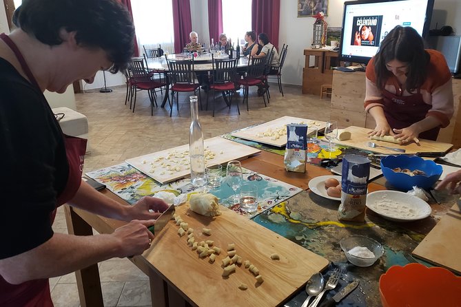 Umbria Traditional Cooking Class in Assisi Countryside - Class Details and Inclusions