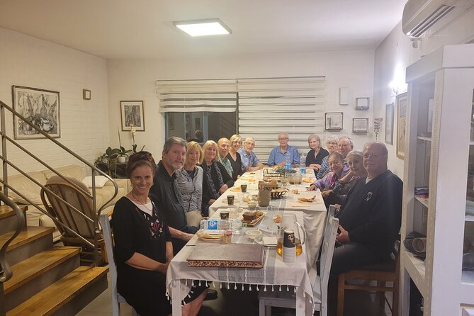 Unique Peek Hosting Lecture + Meal at Jewish Orthodox Home - Accessibility Features