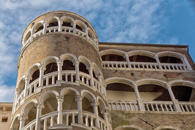 Venice Highlights With Local: Private Walking Tour & Gondola Ride - Gondola Ride Experience