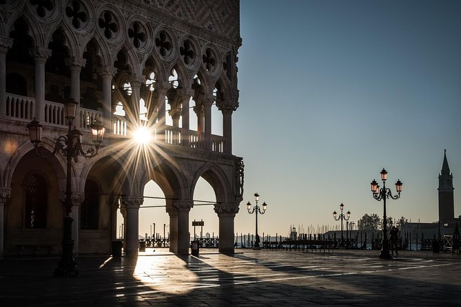 Venice: Private Half Day Guided Tour and Gondola Experience - Visitor Guidelines and Accessibility