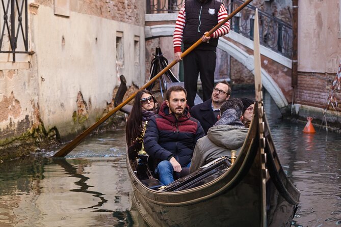 Venice: Romantic Sunset Gondola Ride - Serenade Option