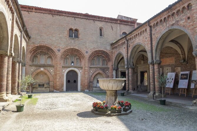 Walking Tour Unveiling Bologna - Cultural Immersion