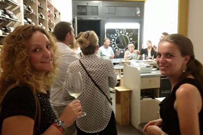 Wine Class and Tasting in Milan - Small Group - Professional Guidance by Sommelier
