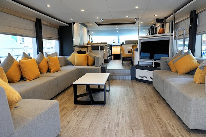 Yacht Rental in Dubai Majesty 77ft - Pricing and Booking Information
