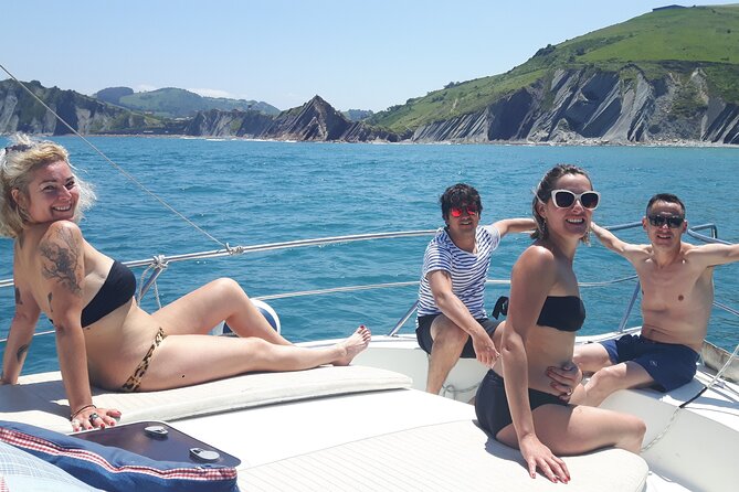YACHT Tour Through the FLYSCH Cliffs and Game of Thrones - Whats Included in the Tour