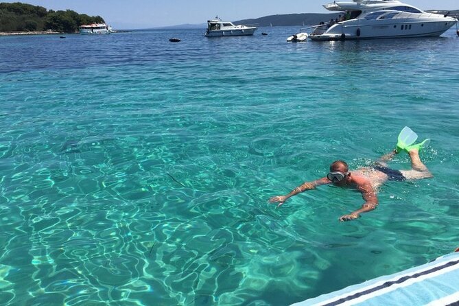 15 Shades of Blue - All-Inclusive Services