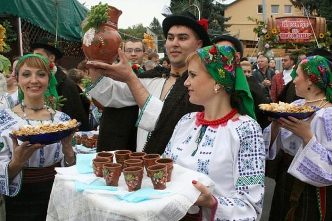 2 Days: an Interesting Tour Old Orhei&Cricova &Transnistria - Enjoying the Cricova Wine Tasting