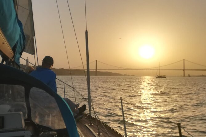 2-Hour Sailboat Private Tour in Lisbon - Participant Information