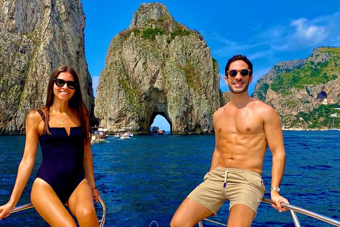 3-Hour Private Boat Tour of the Island of Capri - Travelers Reviews