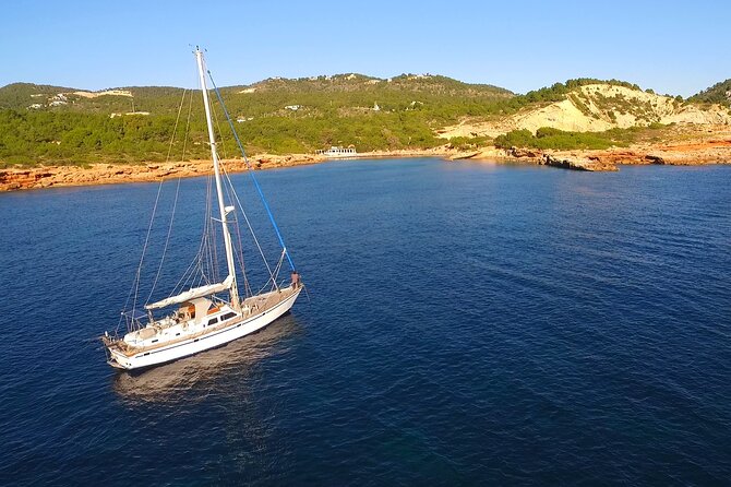 7-Hour Tour of the Beaches of Formentera on a Sailboat With Skipper - Tour Duration and Locations