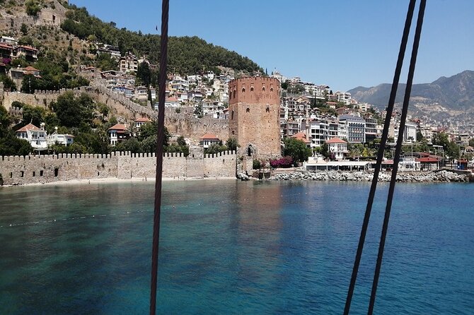 Alanya Pirate Boat Trip With Lunch and Soft Drinks - Exploring the Alanya Coastline by Boat