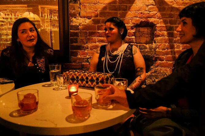 Alexandria Ghosts Spirits & Spirits Haunted Pub Crawl - Knowledgeable Guides and Chilling Tales