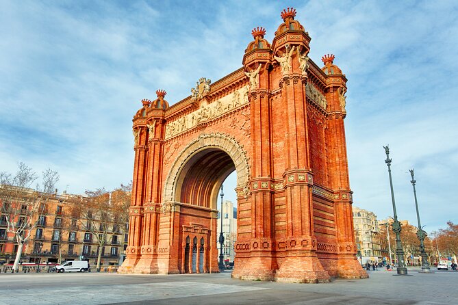 Barcelona Old Town and Top Attractions Private Car Tour - Pick-up and Meeting Information