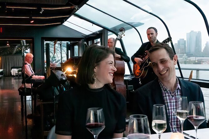Bateaux New York Christmas Day Plated Brunch Cruise - Dress Code and Expectations